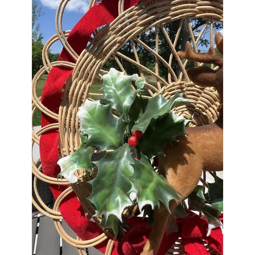 Vtg Christmas Decor Handmade Wood Wooden Wreath Flocked Reindeer Holly Ribbon‎